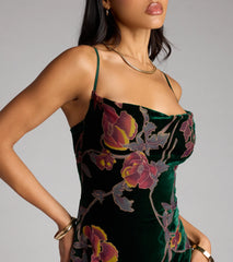 Melanie Floral Velvet Lace-Up Formal Dress