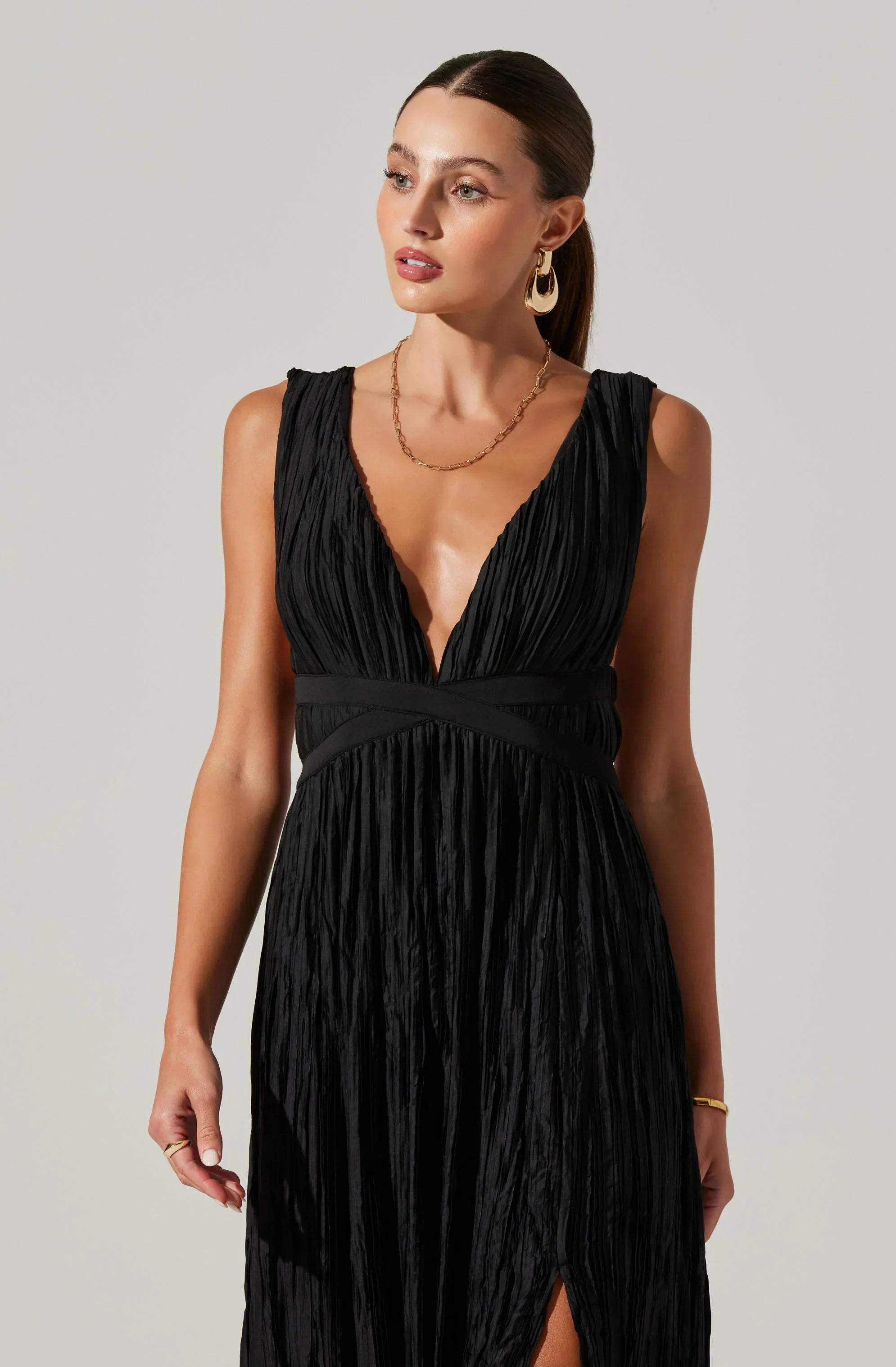 Tesni Pleated Maxi Dress